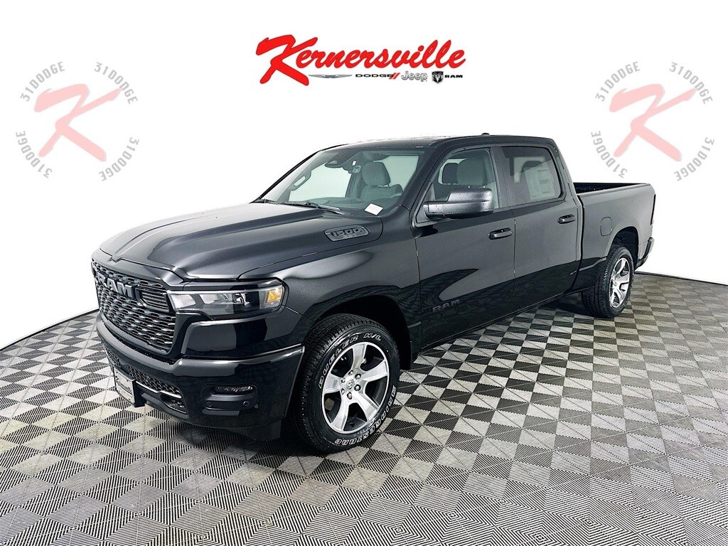 2025 Ram 1500 Tradesman photo 3