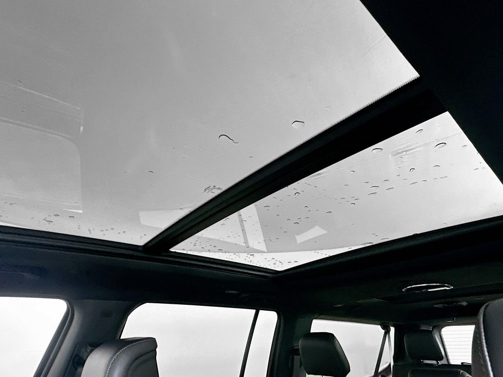 JeepGrand Wagoneer L14