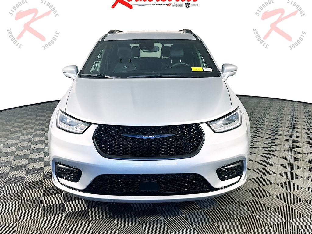 Used 2022 Chrysler Pacifica Touring L S Appearance Passenger Van