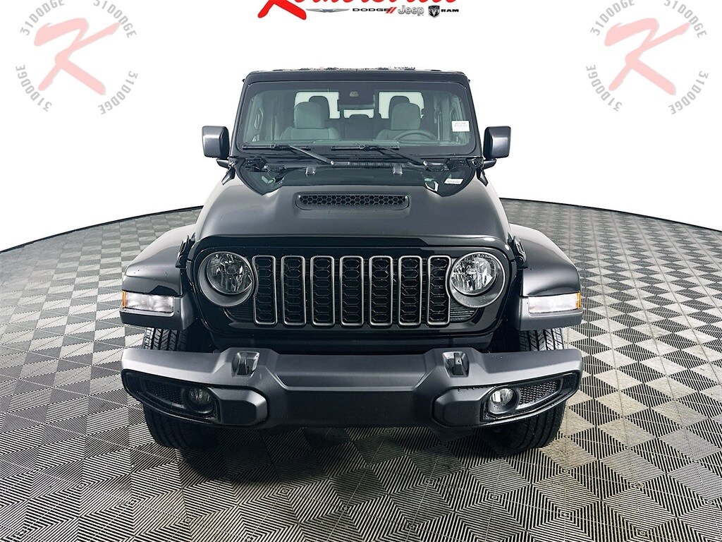 2025 Jeep Gladiator Sport S photo 2