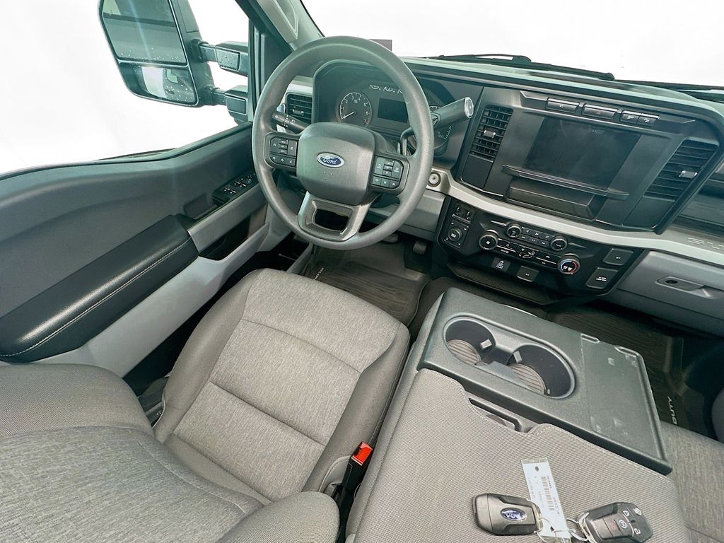FordF-250SD9