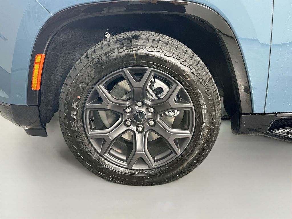 JeepGrand Wagoneer17