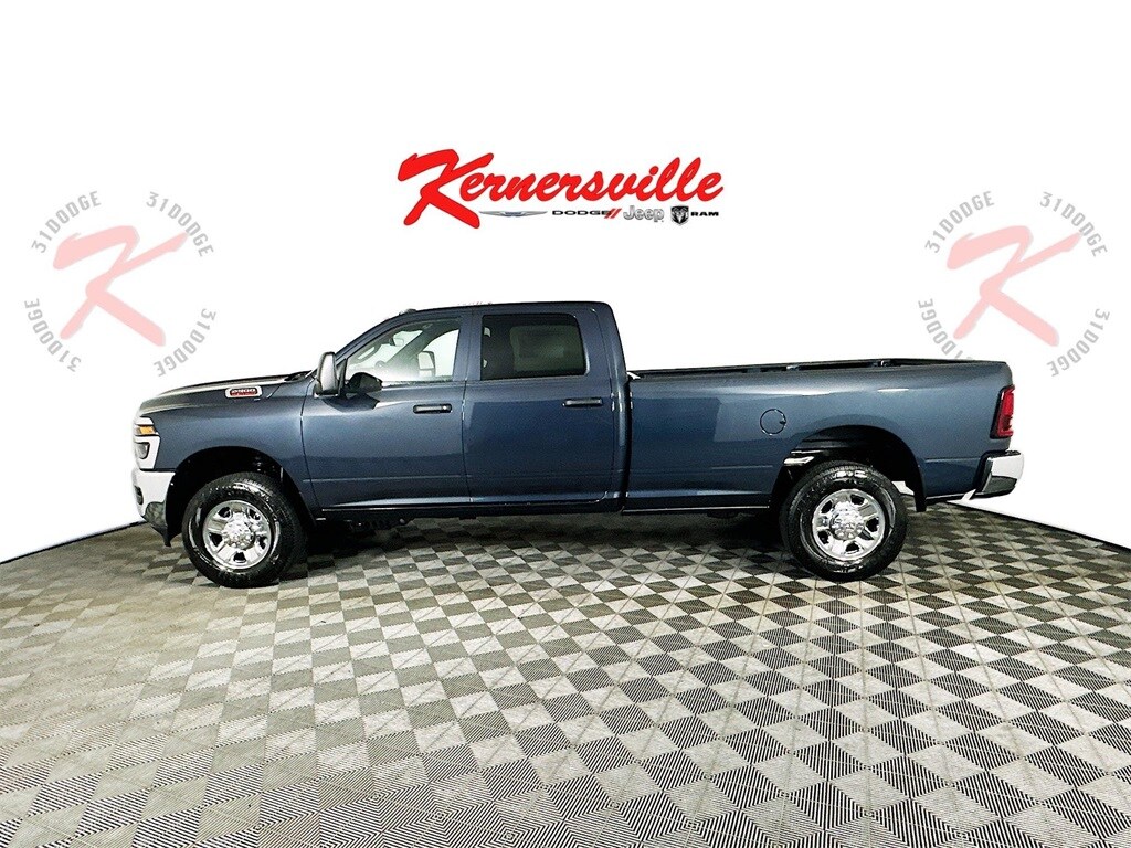 2025 Ram 2500 Tradesman photo 4