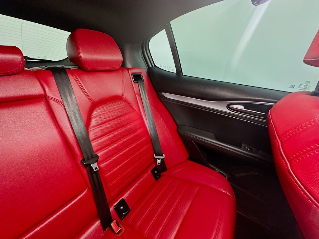 Alfa RomeoStelvio14