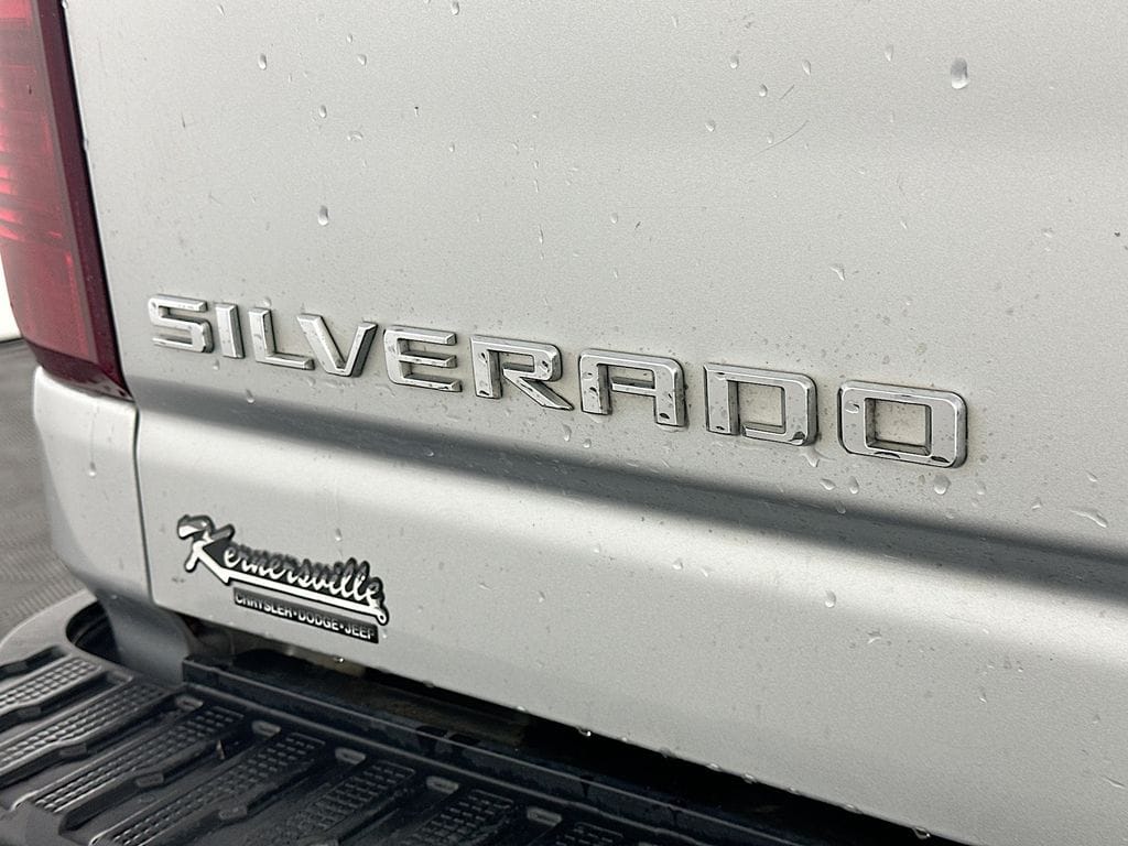 ChevroletSilverado 3500HD38