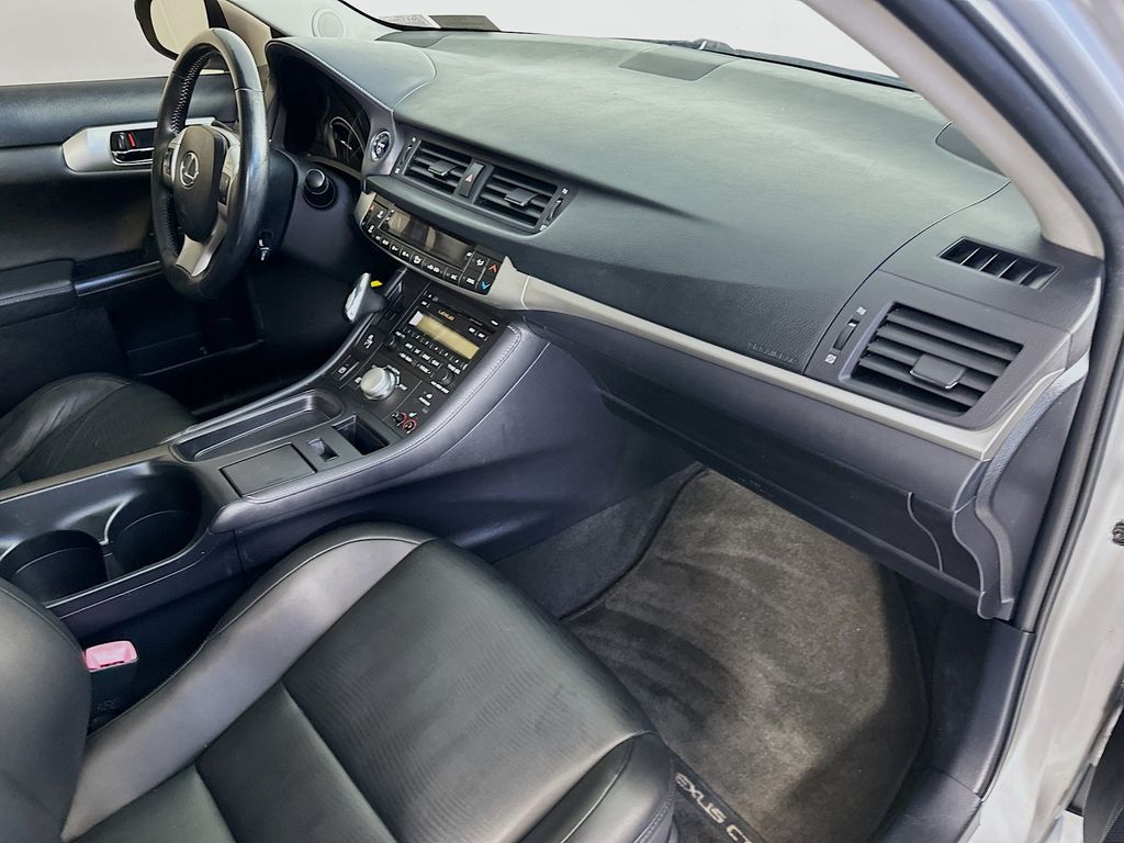 LexusCT31