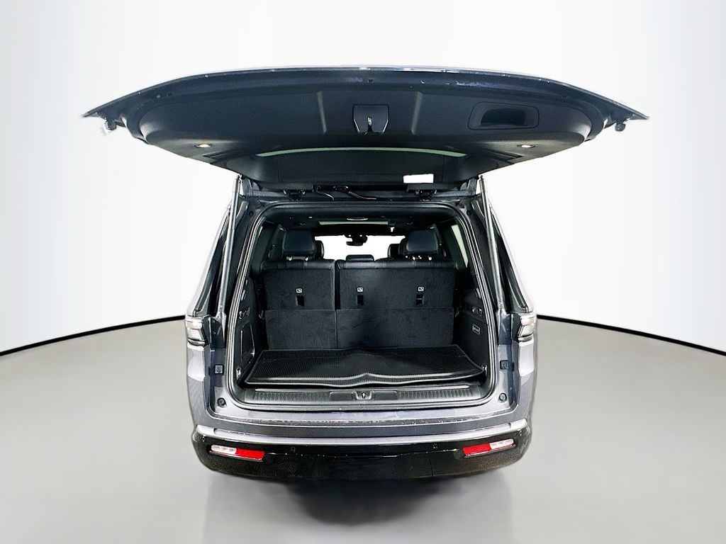 JeepGrand Wagoneer16