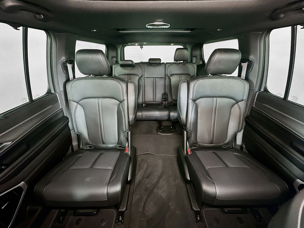 JeepGrand Wagoneer10