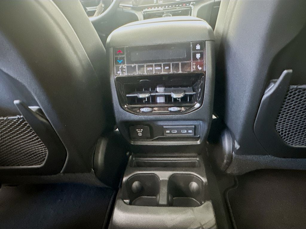 JeepGrand Cherokee L22