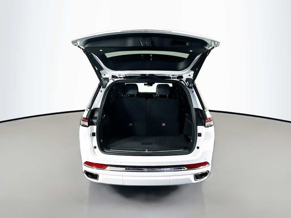 JeepGrand Cherokee L16