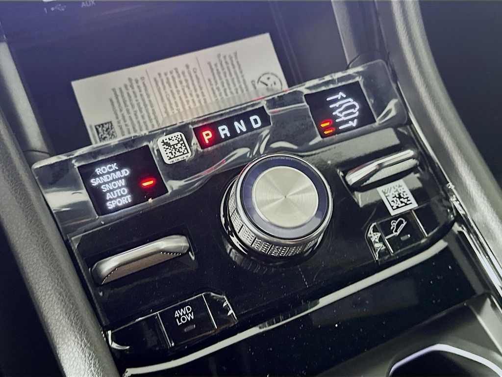 JeepGrand Cherokee L12