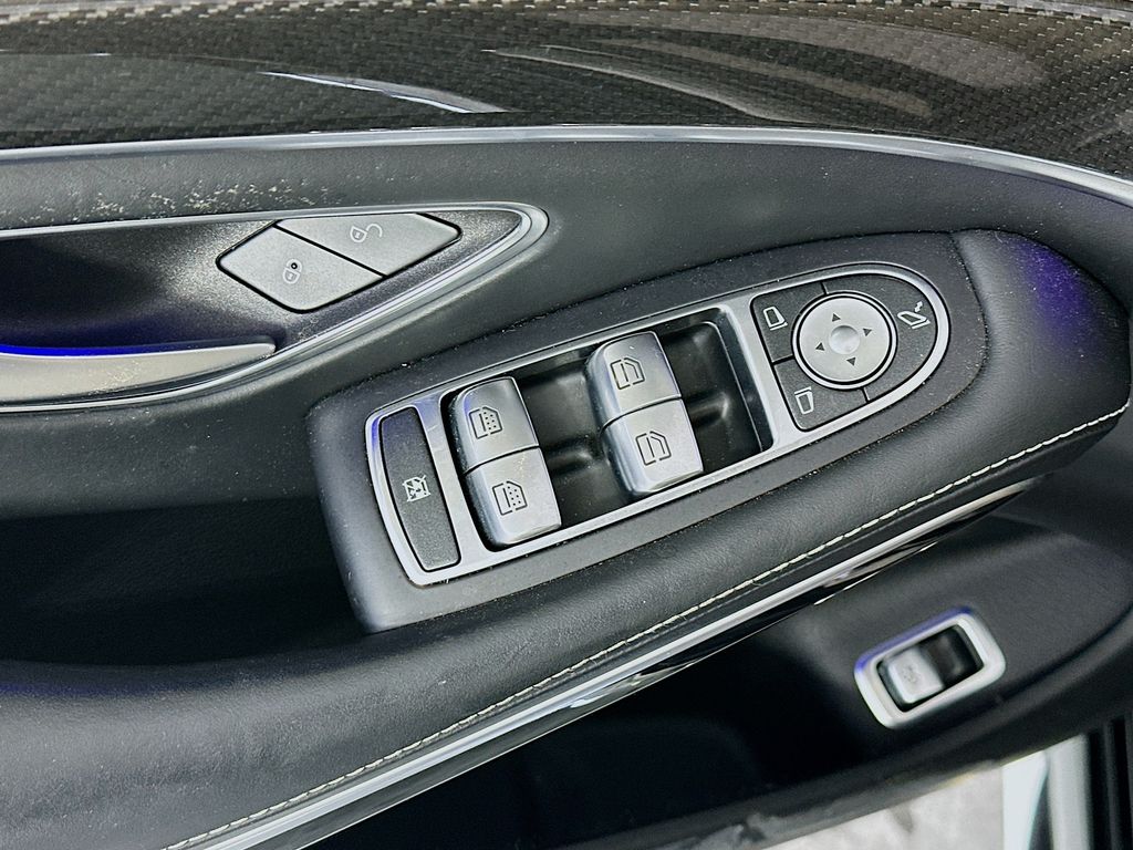 Mercedes-BenzS-Class25