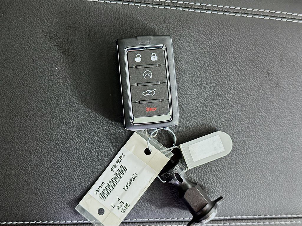 JeepGrand Cherokee L20