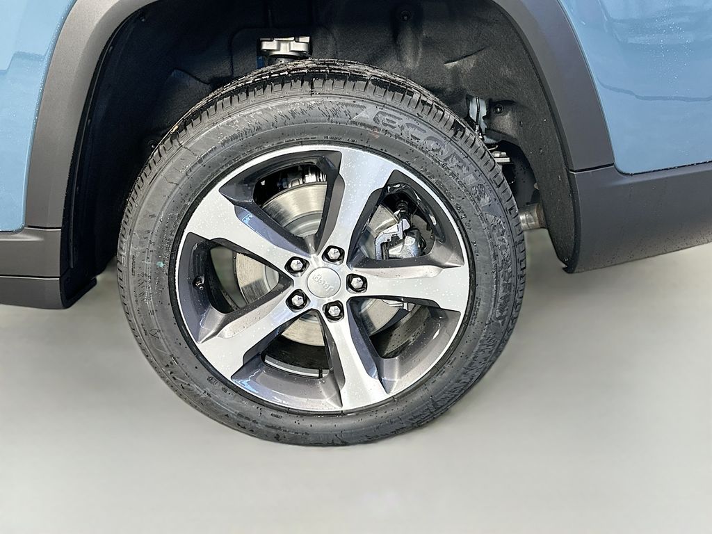 JeepGrand Cherokee L17
