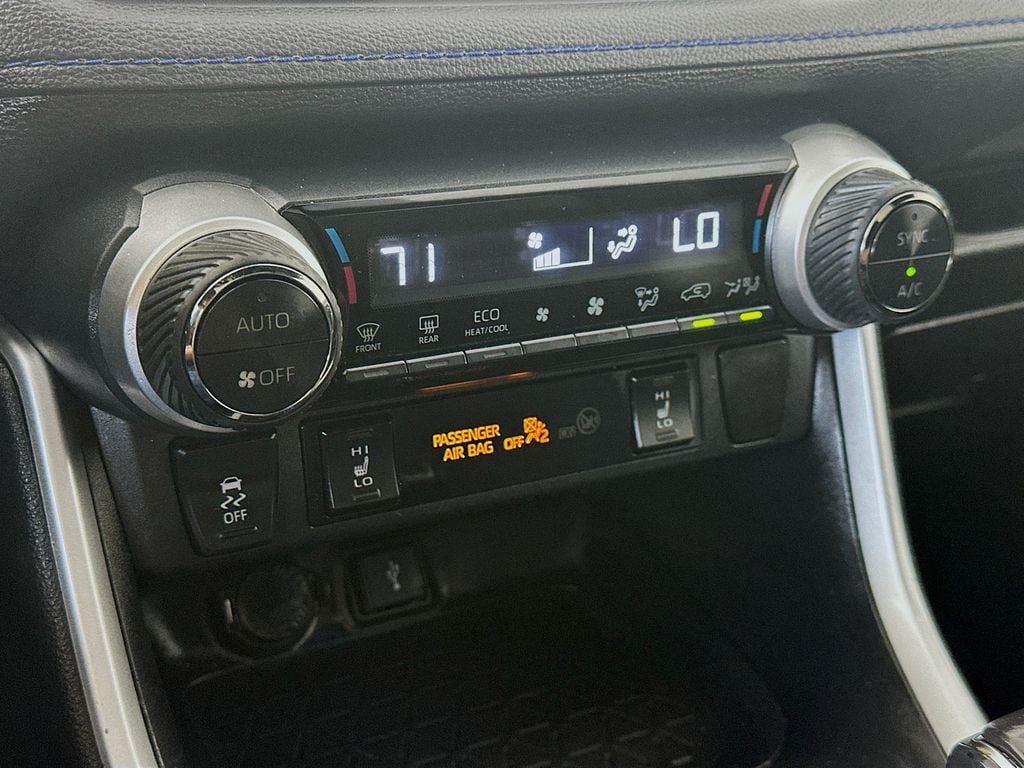 ToyotaRAV4 Hybrid18