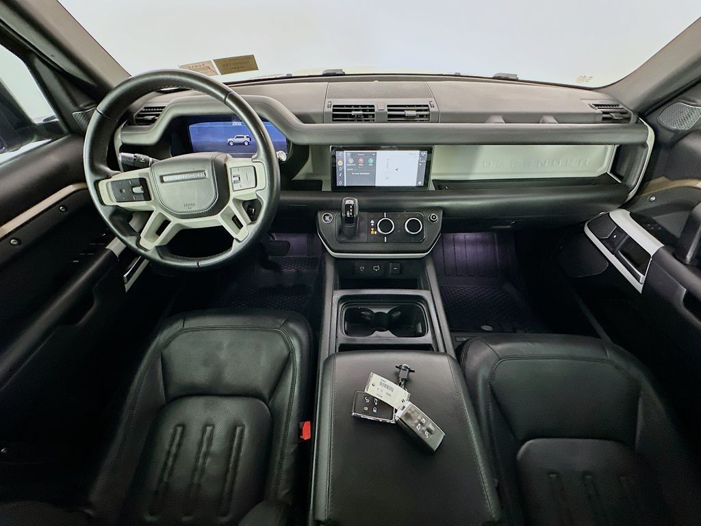 Land RoverDefender 11010