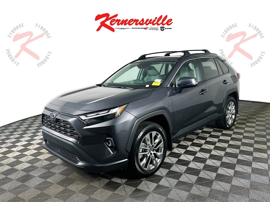 2024 Toyota RAV4 XLE Premium photo 3