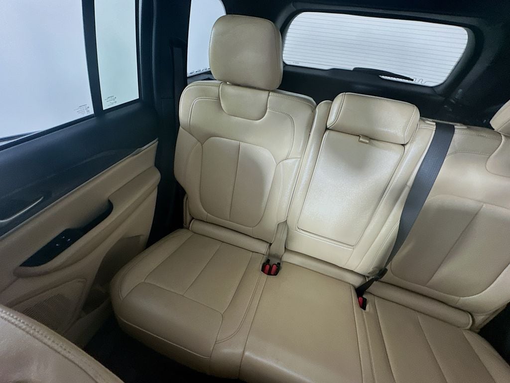 JeepGrand Cherokee12