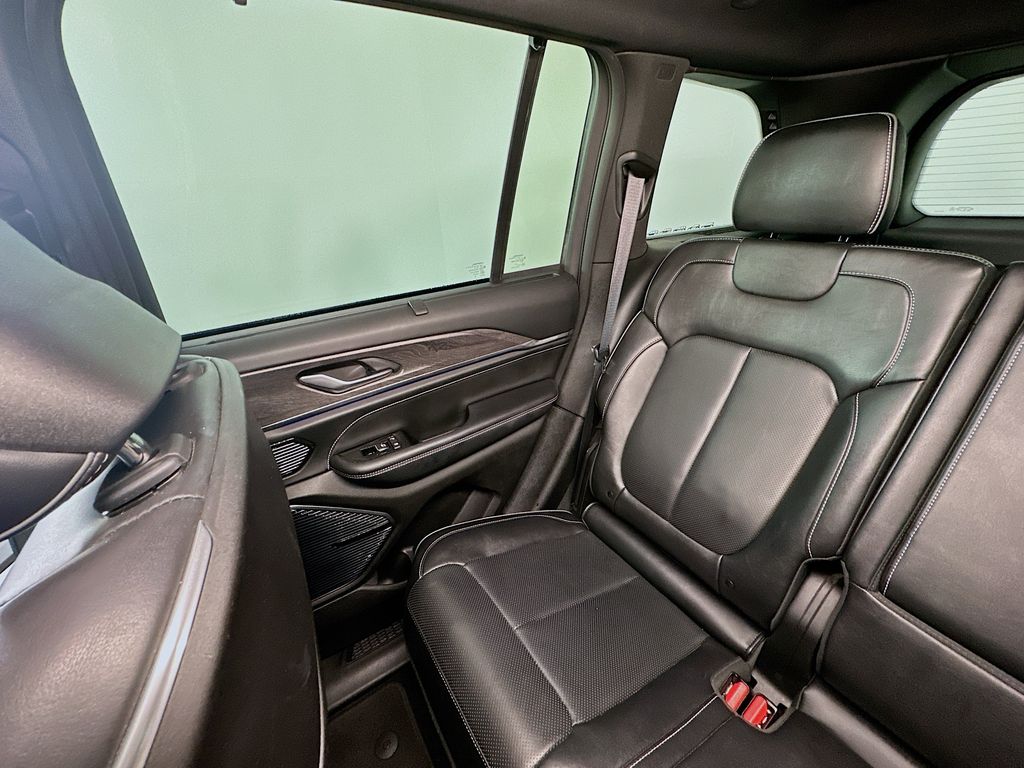 JeepGrand Cherokee12