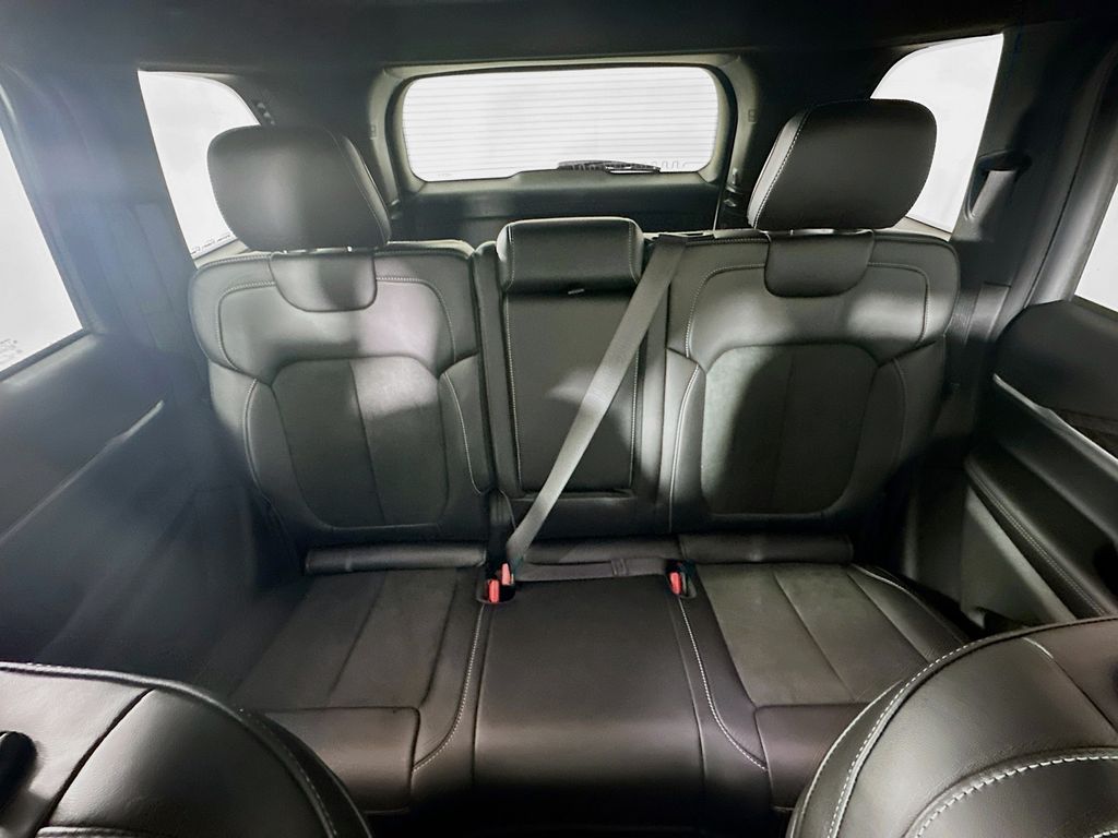 JeepGrand Cherokee10