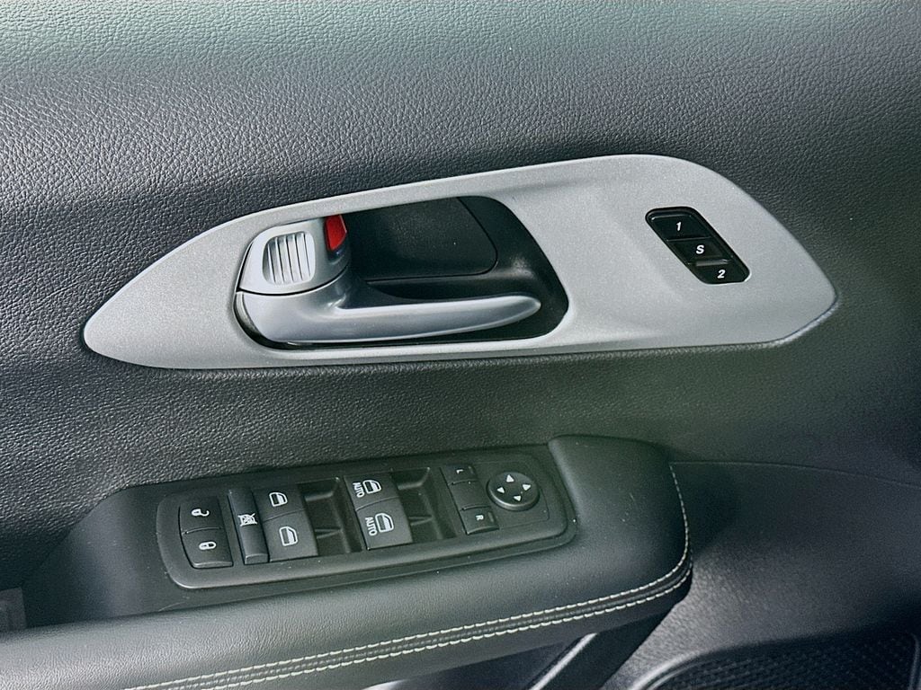 ChryslerPacifica23