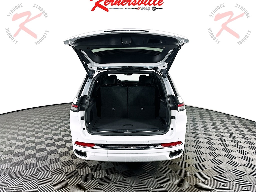 JeepGrand Cherokee L16