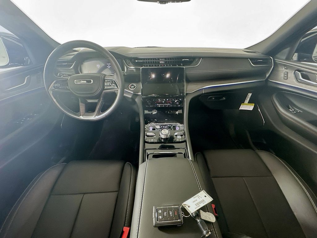 JeepGrand Cherokee L9