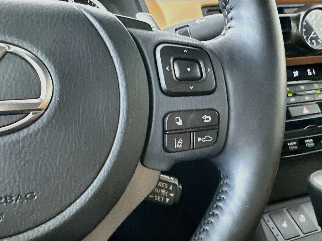 LexusIS26