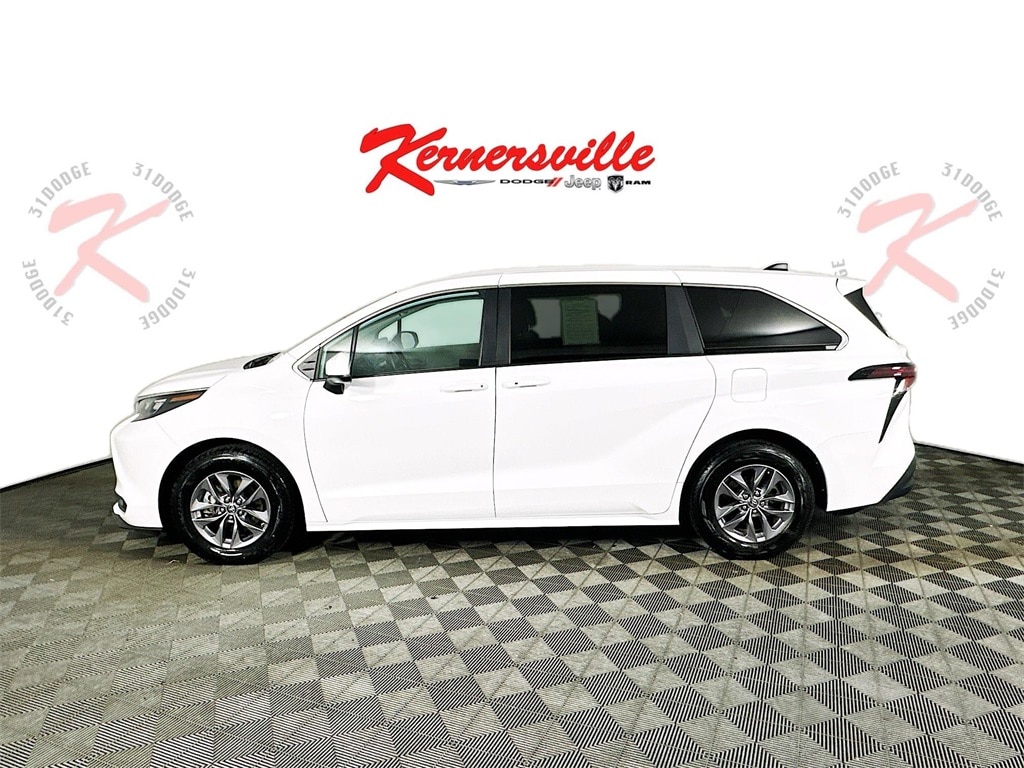 Used 2024 Toyota Sienna LE Passenger Van