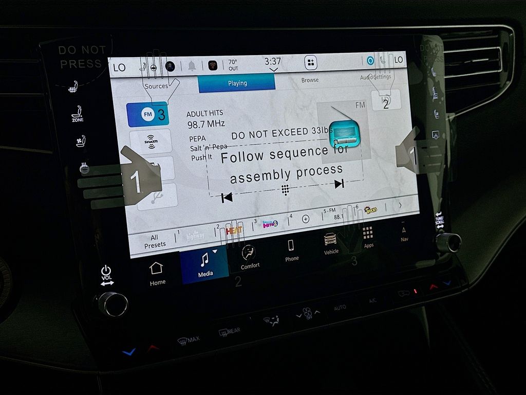 JeepGrand Wagoneer13