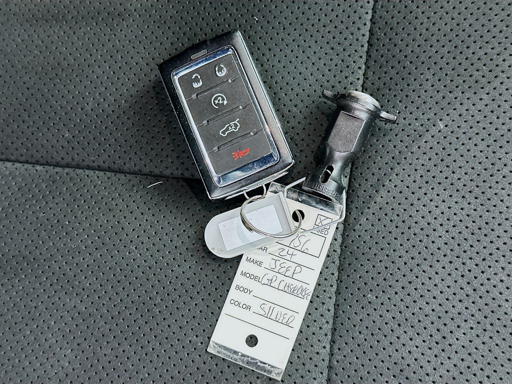 JeepGrand Cherokee L35