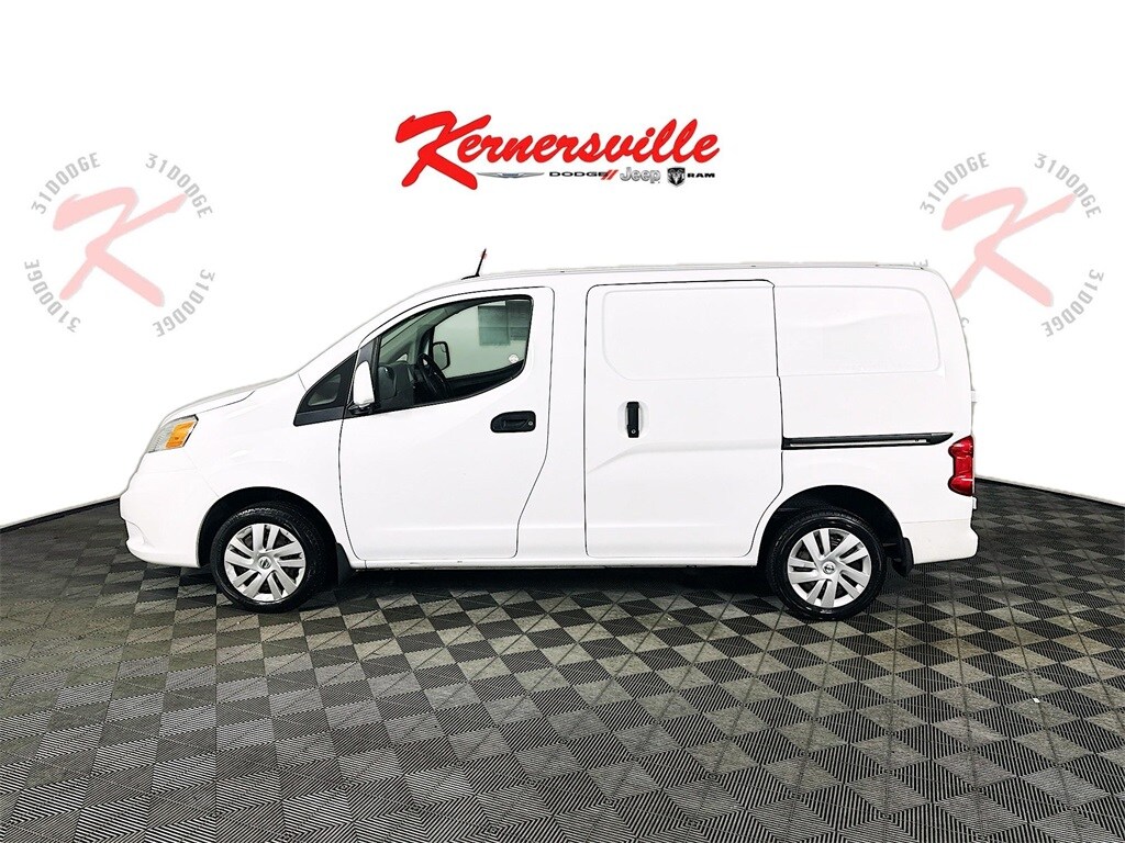 2020 Nissan NV200 SV photo 3