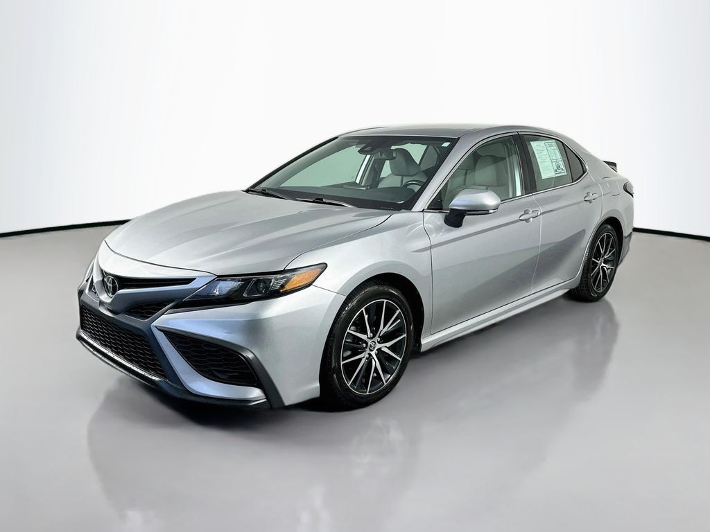 Used 2023 Toyota Camry SE Sedan