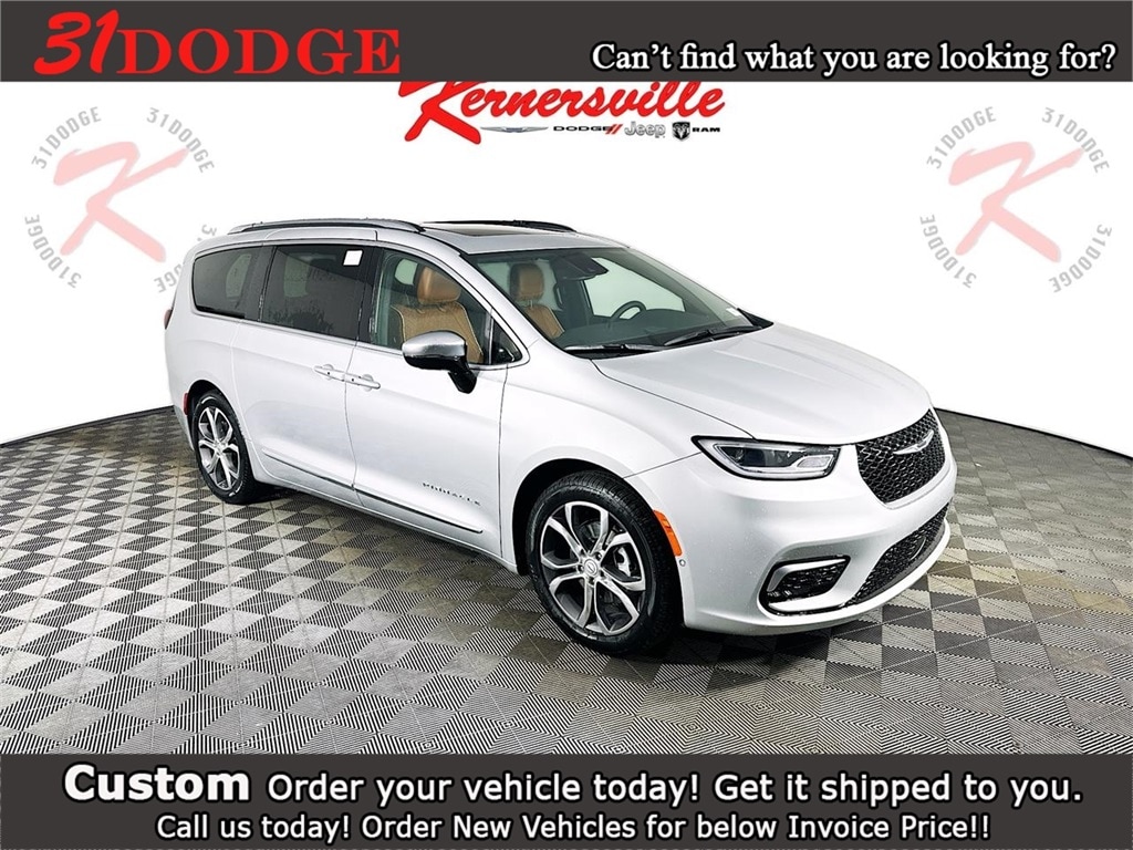 2026 Chrysler Pacifica Pinnacle's photo