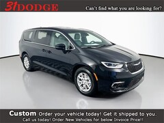 2026 Chrysler Pacifica Select Passenger Van