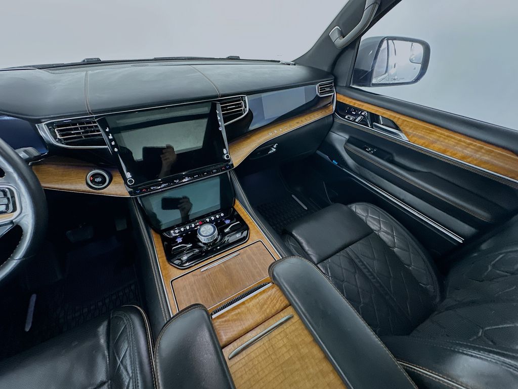 JeepGrand Wagoneer11