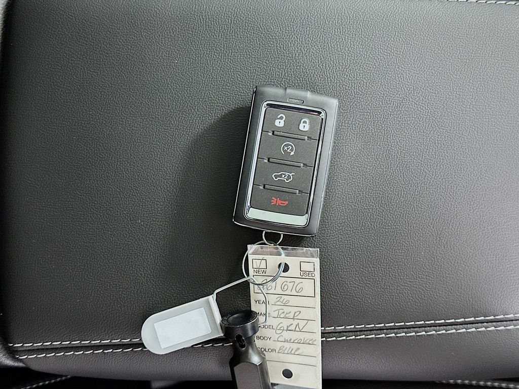 JeepGrand Cherokee L20