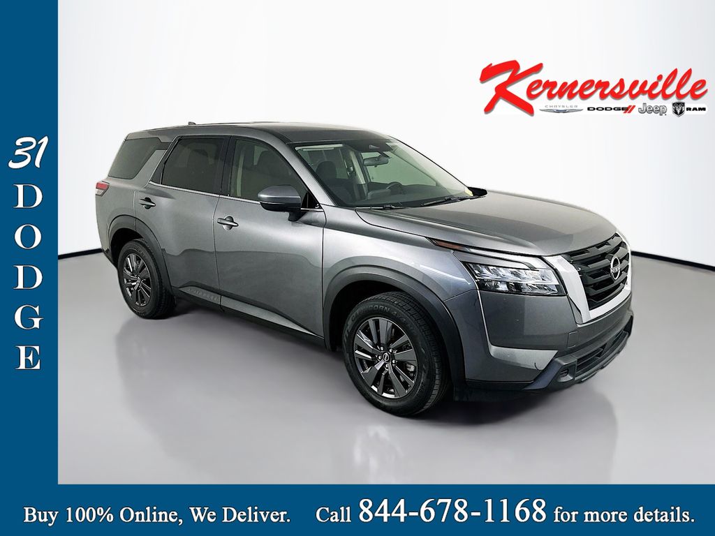 2022 Nissan Pathfinder S 2WD's photo