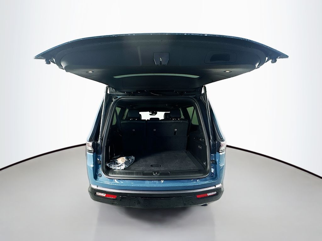 JeepGrand Wagoneer L15