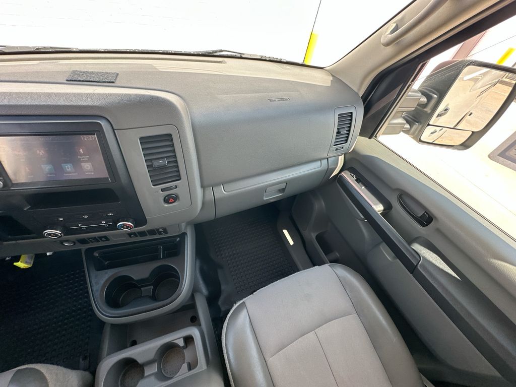 NissanNV2500 HD10