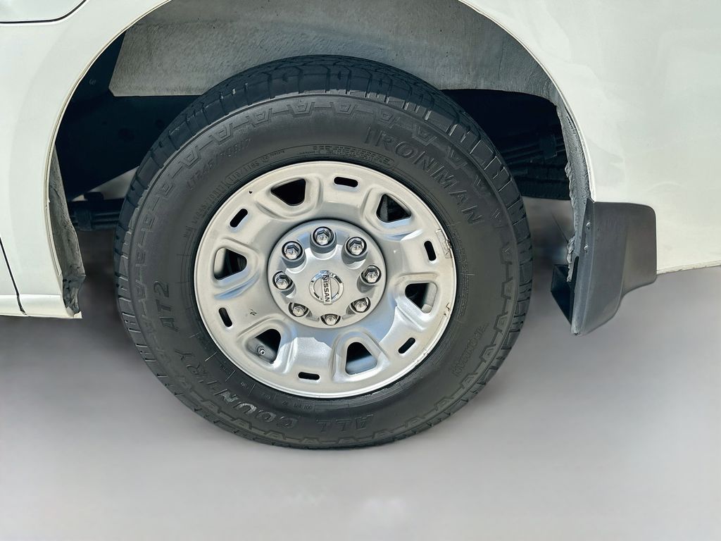 NissanNV2500 HD32