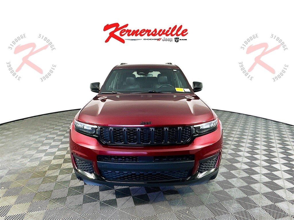 2021 Jeep Grand Cherokee Altitude photo 2