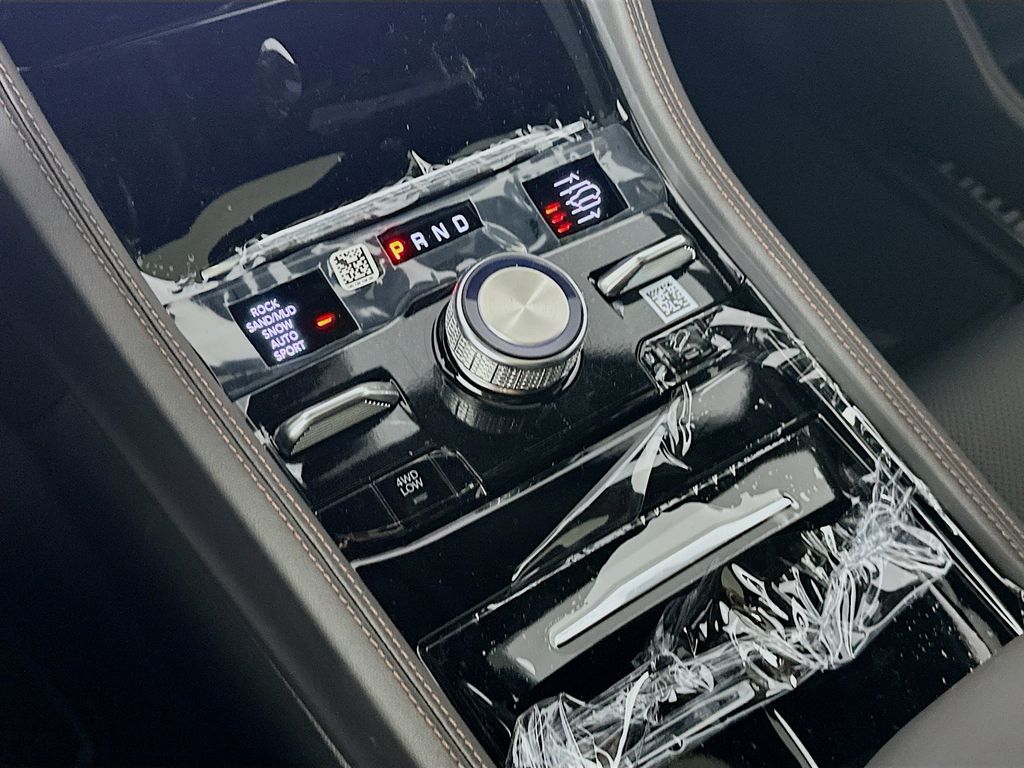 JeepGrand Cherokee12