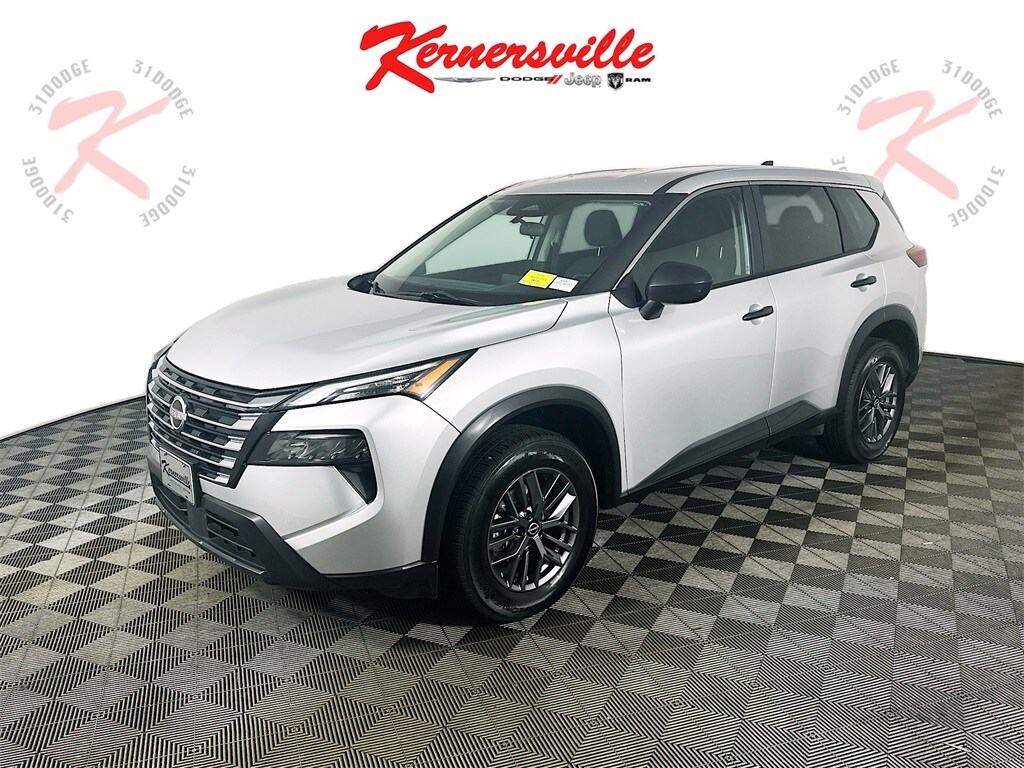 2024 Nissan Rogue S photo 3