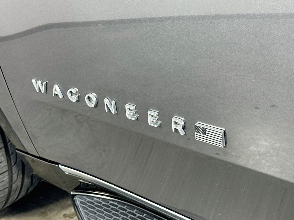 JeepWagoneer L28