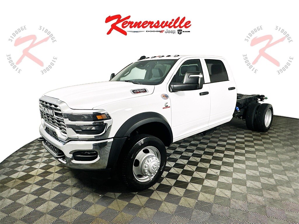 2025 Ram 4500 Tradesman photo 3