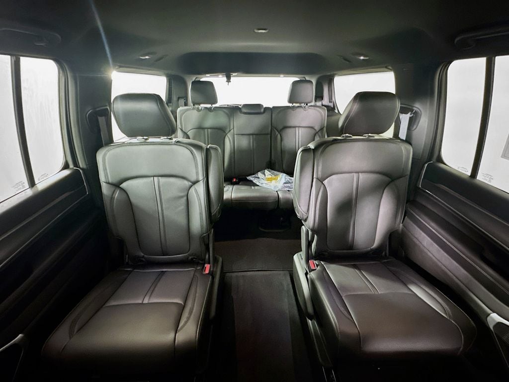 JeepGrand Wagoneer10