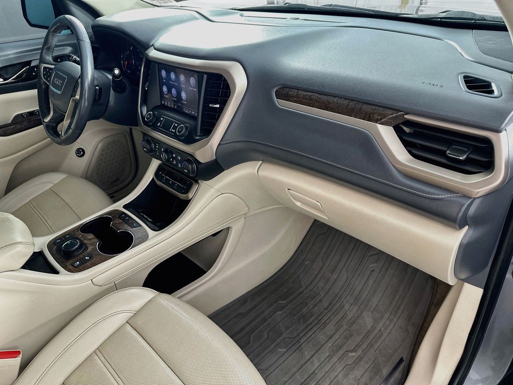 GMCAcadia31