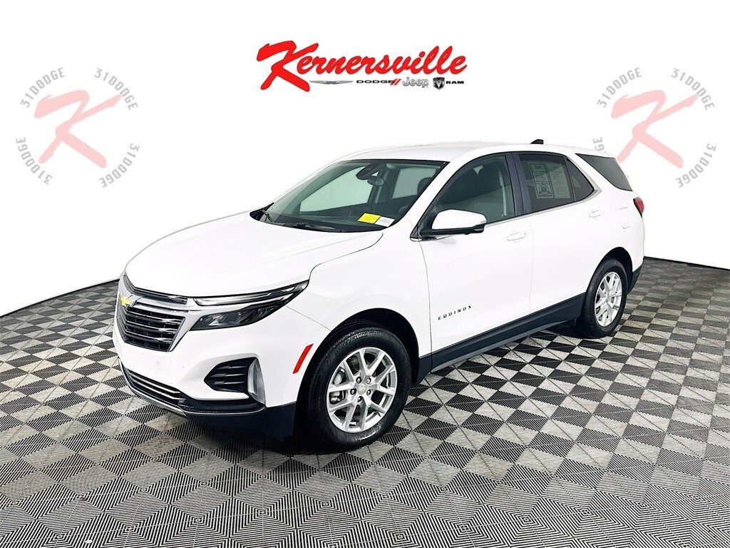 2024 Chevrolet Equinox LT photo 2