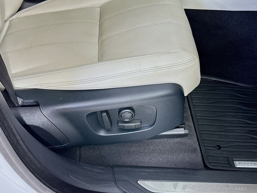 Land RoverRange Rover Velar23